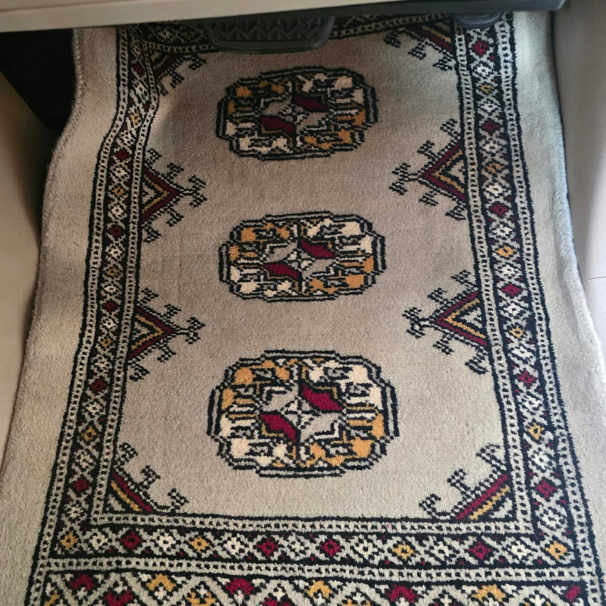 Beige Geometric Elephant Foot Car Mat | Handmade Cotton & Wool
