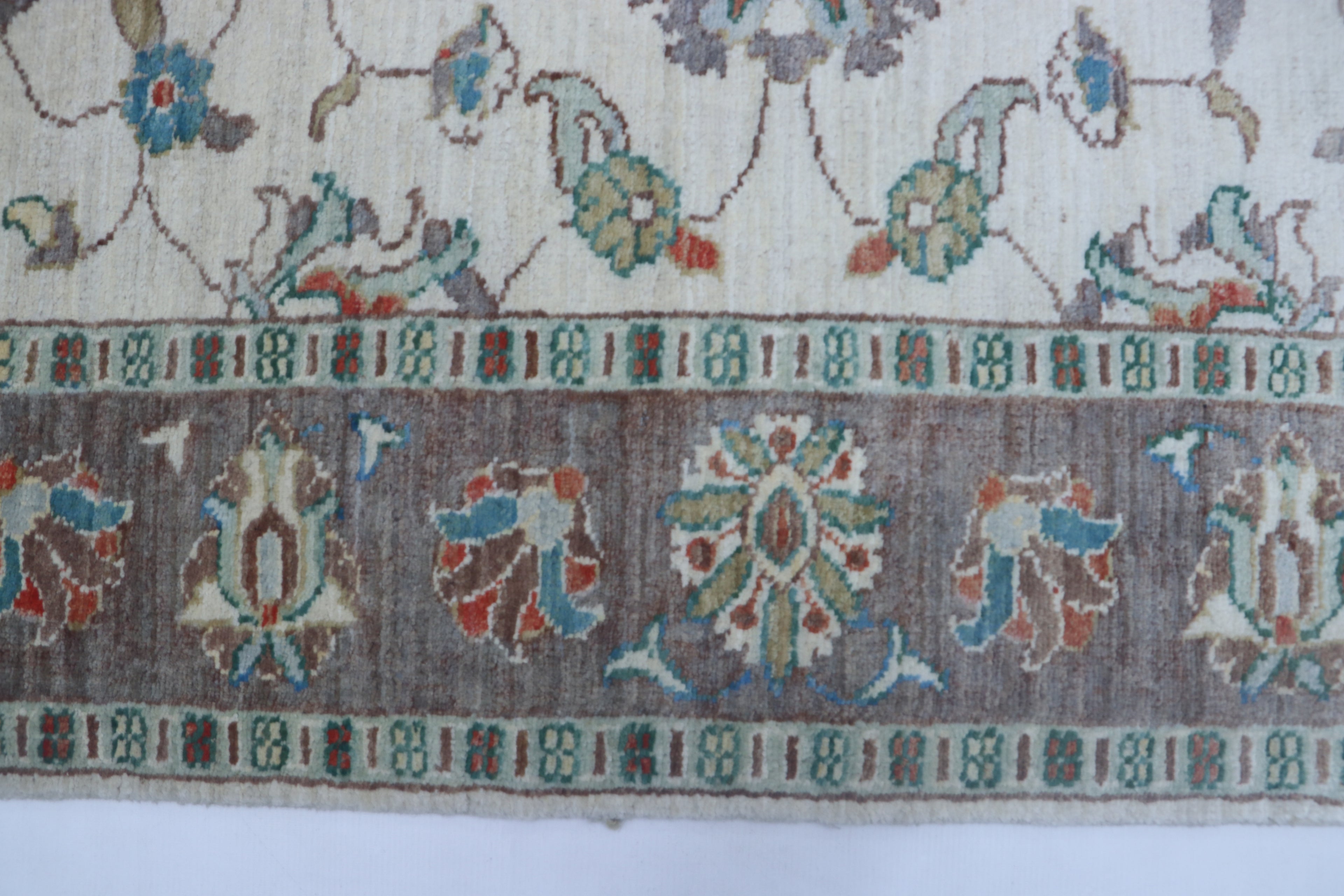 5x6 Beige & Gray Chobi Area Rug | Handmade Wool & Cotton Floral Rug | Luxury Chobi Rug