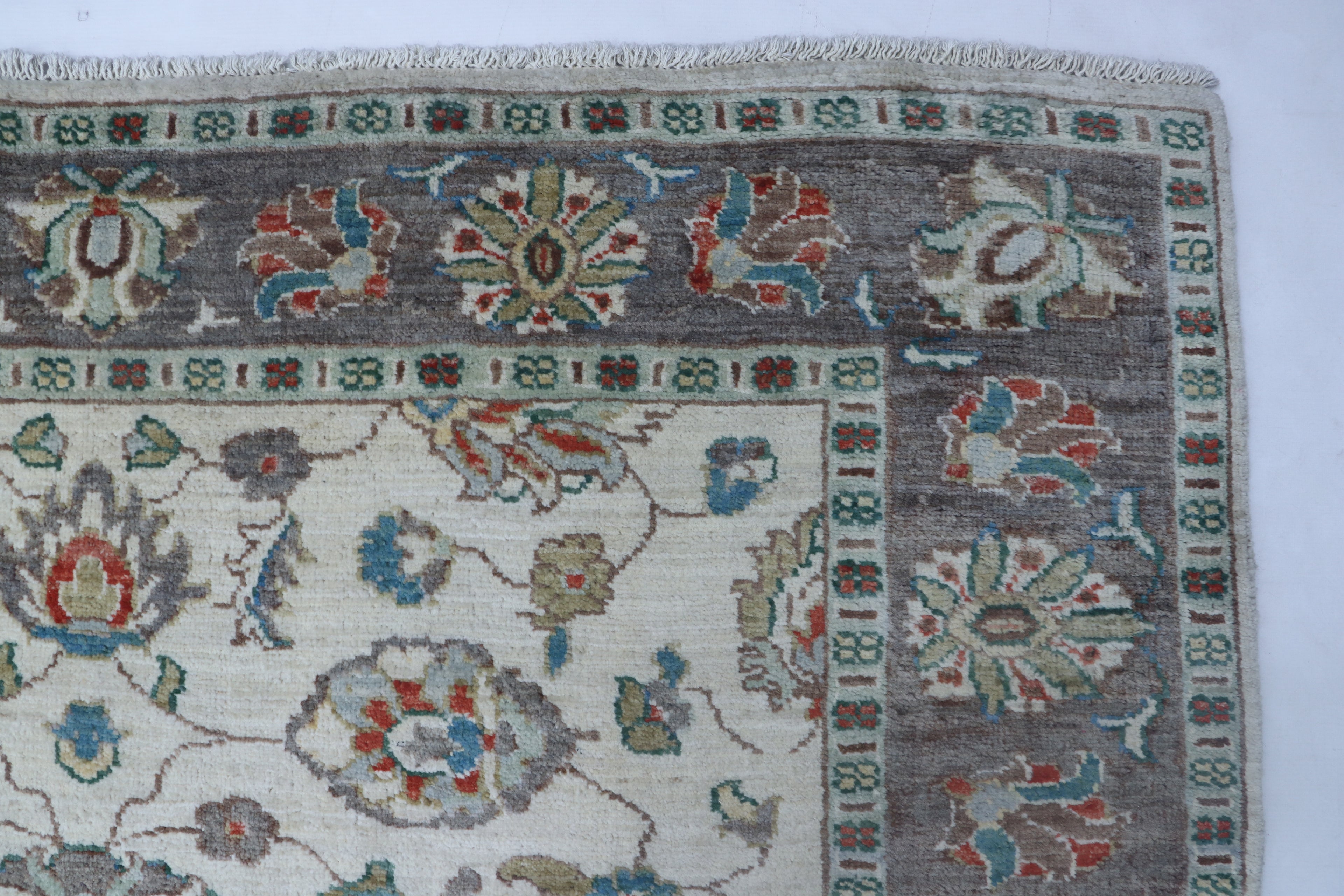 5x6 Beige & Gray Chobi Area Rug | Handmade Wool & Cotton Floral Rug | Luxury Chobi Rug