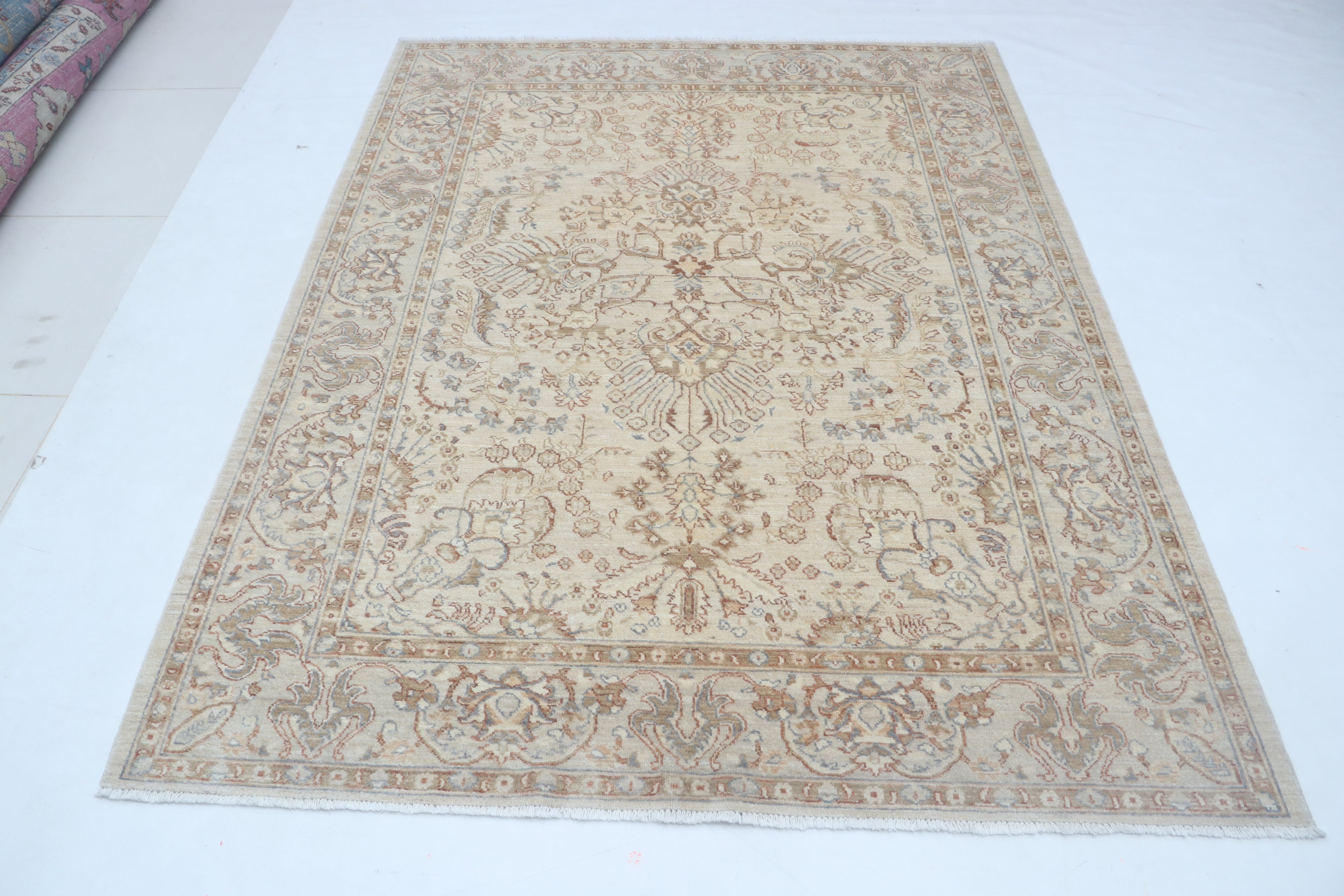 5x7 Beige Chobi Area Rug | Handmade Wool & Cotton Floral Rug | Luxury Chobi Rug